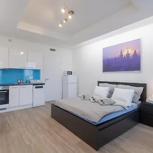 Bright Studio, 10min Centre, Free Parking Apartment Prag
